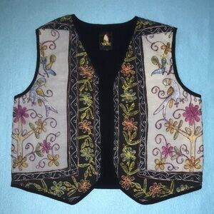 𝅺CHEROKEE vintage unique embroidered vest floral birds teacher boho NEW size M